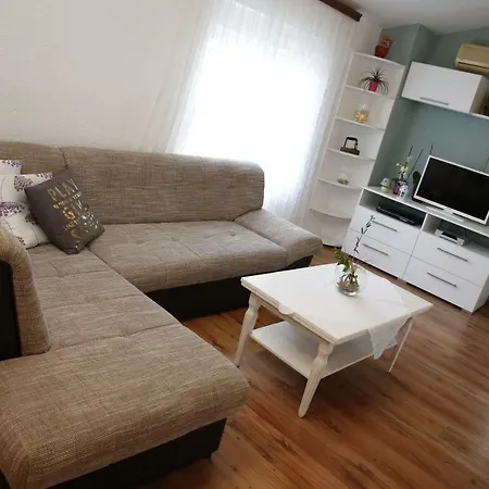 Apartment Leonora
